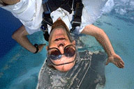 cd232_17_e.GIF 4/16/96 Colour 0232  Tandem Skydiving in Turks & Caicos Islands  cd 0232 17 Photo CD
